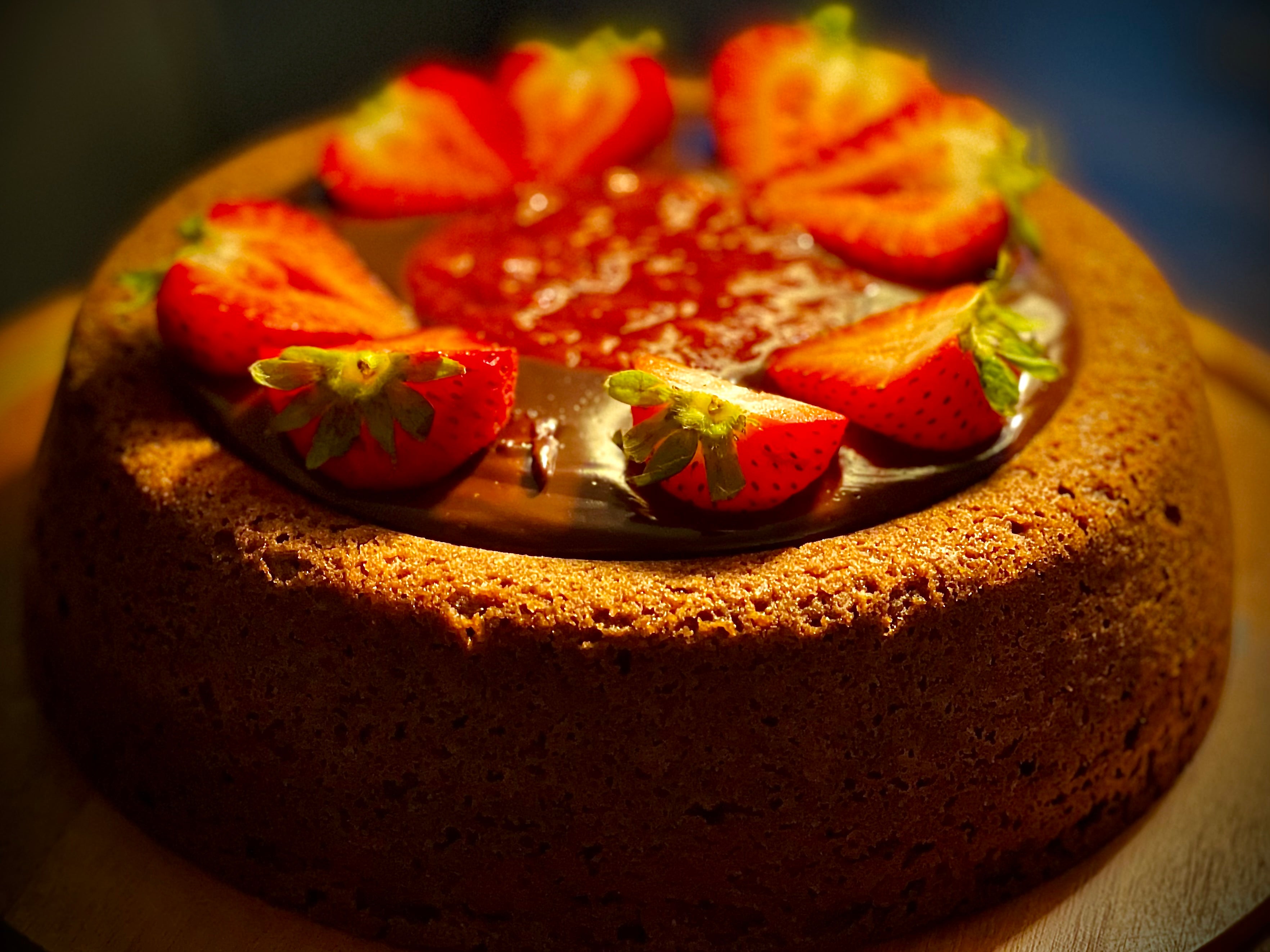 Low carb no sugar strawberry chocolate cake